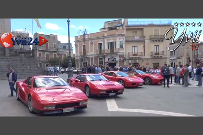 Biancavilla, parata di Ferrari in piazza Roma