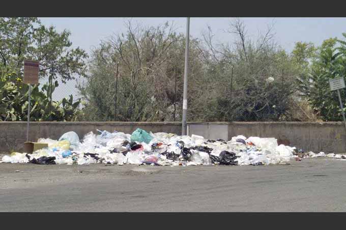 Biancavilla, la microdiscarica di via del Trebbiatore