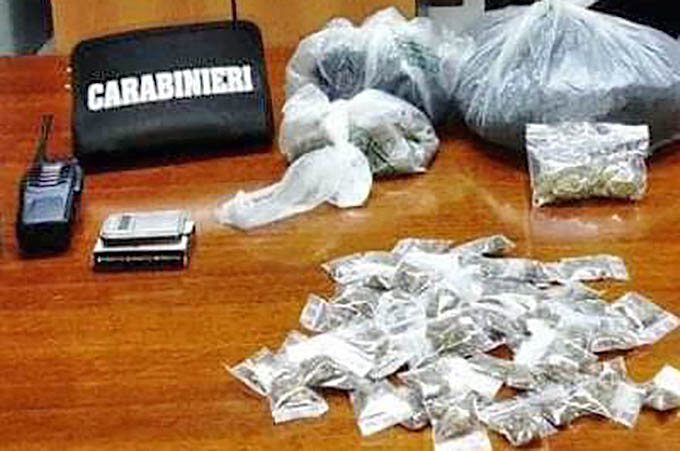 Catania, casalinga e pusher: in manette 45enne con 4 chili di droga