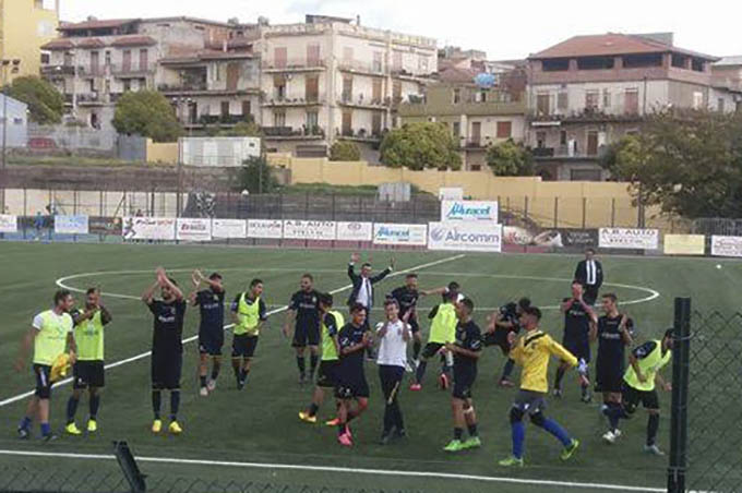 Calcio, colpo del Biancavilla in Eccellenza B: 2-0 alla capolista San Pio X