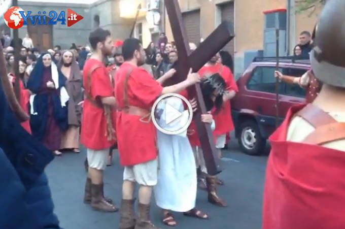 Adrano, con la Via Crucis Vivente iniziati i riti della Settimana Santa