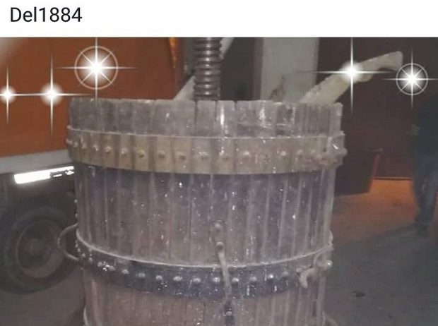 Maniace. Ruba un antico torchio e tenta di venderlo su Facebook. Denunciato 46enne