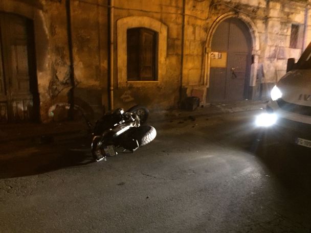 Adrano, incidente in via Vittorio Emanuele