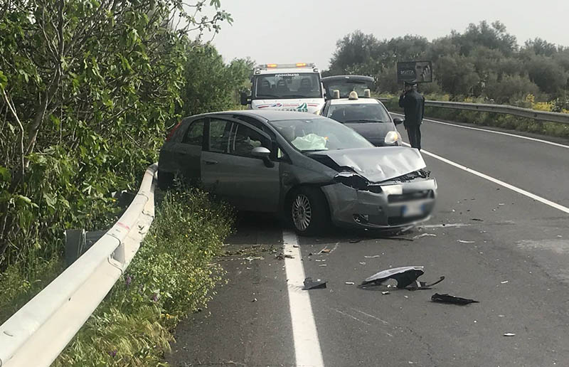 Santa Maria di Licodia. Incidente sulla statale 284