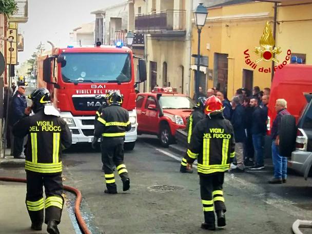 Nicolosi, in fiamme il ristorante messicano “Decò”