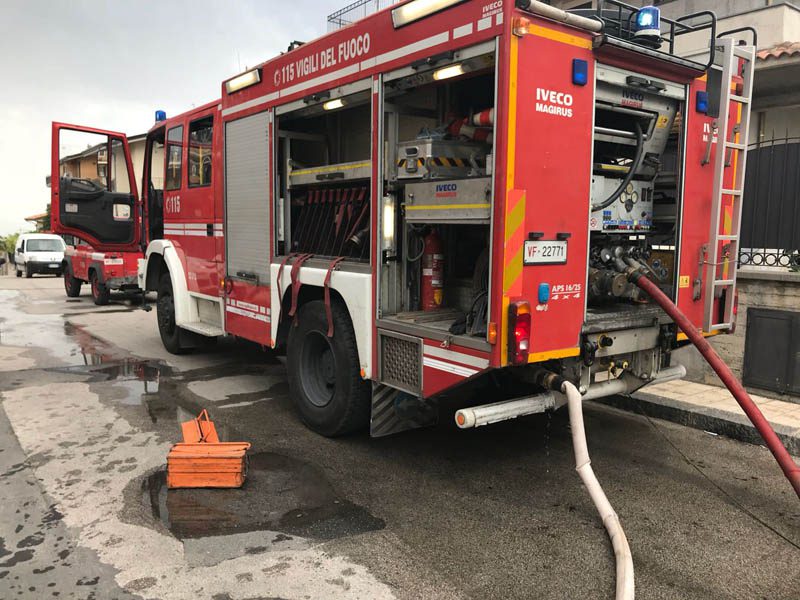 Santa Maria di Licodia. Incendio al supermercato Crai