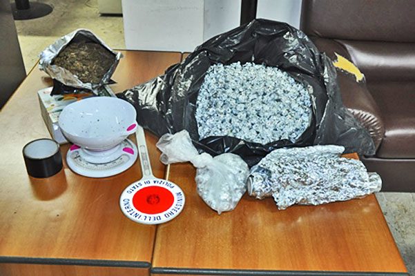 Adrano. Due chili di “erba” nel garage: due arresti