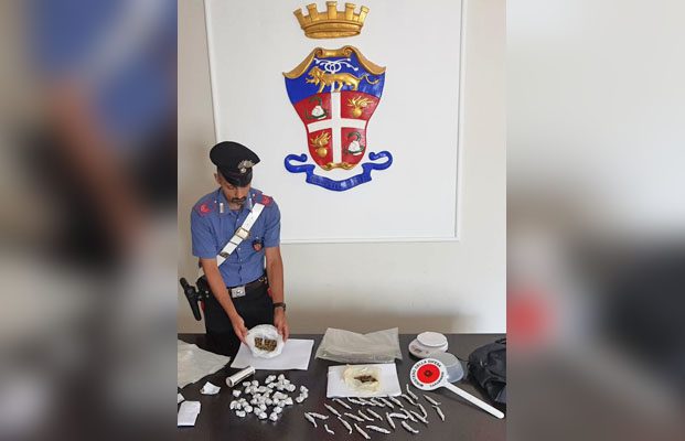 Paternò, arrestato 28enne per spaccio