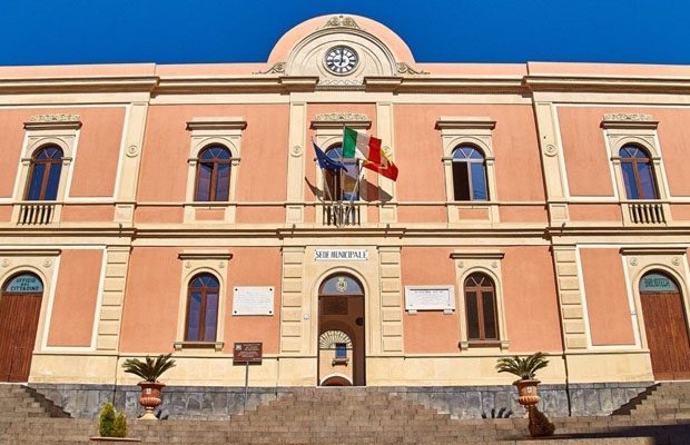 Aci Catena, arrestato il segretario comunale