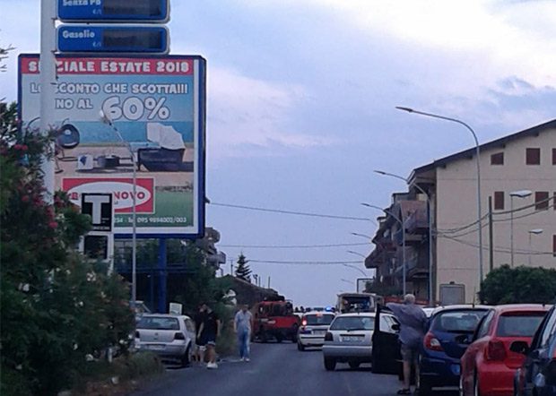 Adrano, incidente su via Casale dei Greci