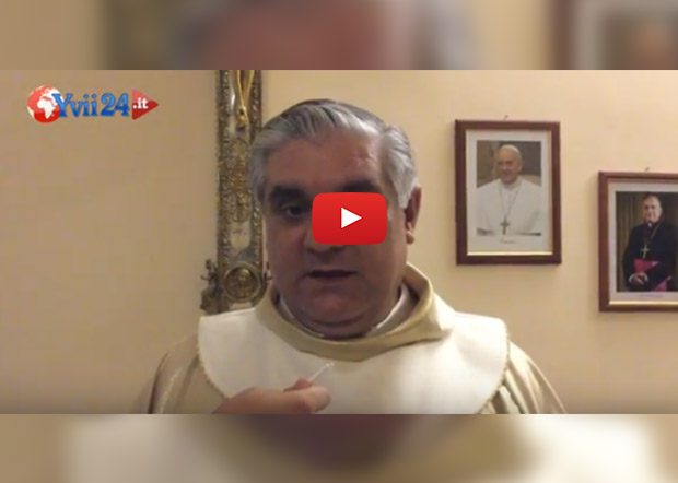 Santa Maria di Licodia. Incendiato portone chiesa Madonna del Carmelo