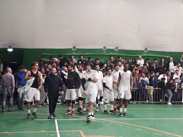 Basket. Adrano ritrova il sorriso: battuto Basket School Messina 72-64