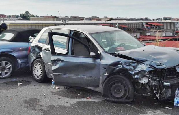 Belpasso. Drammatico incidente a Piano Tavola: 3 feriti