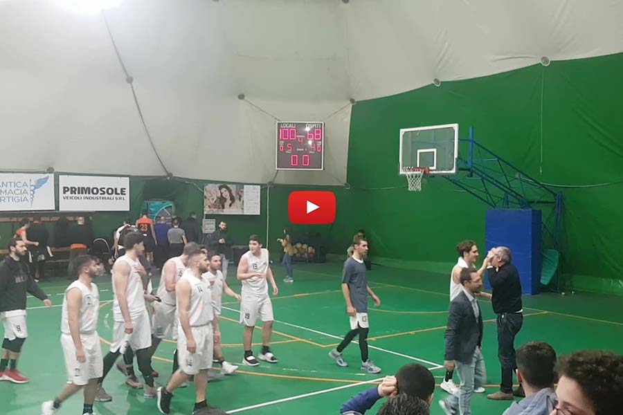 Santa Maria di Licodia. Presentato libro “Calci vostri” di Claudio Cammarata