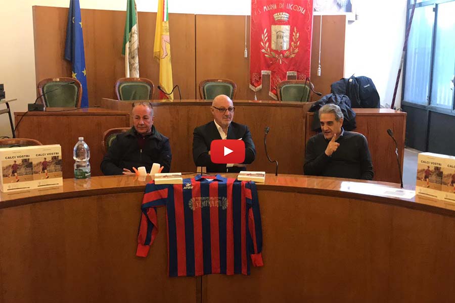 Santa Maria di Licodia. Presentato libro “Calci vostri” di Claudio Cammarata