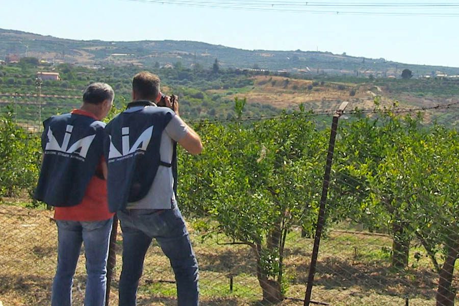 Paternò. Caporalato, confiscati beni per 10 milioni all’imprenditore Rosario Di Perna