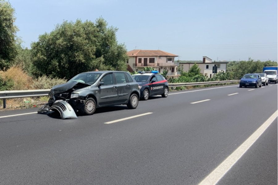 Ss284. Incidente autonomo tra Paternò e Scalilli