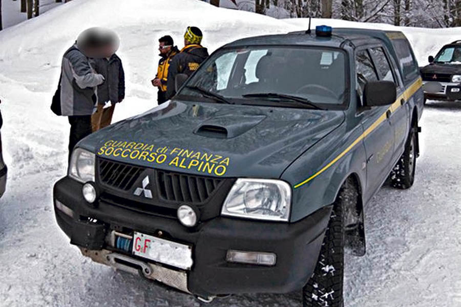 Etna, Soccorso alpino Gdf salva 3 escursionisti
