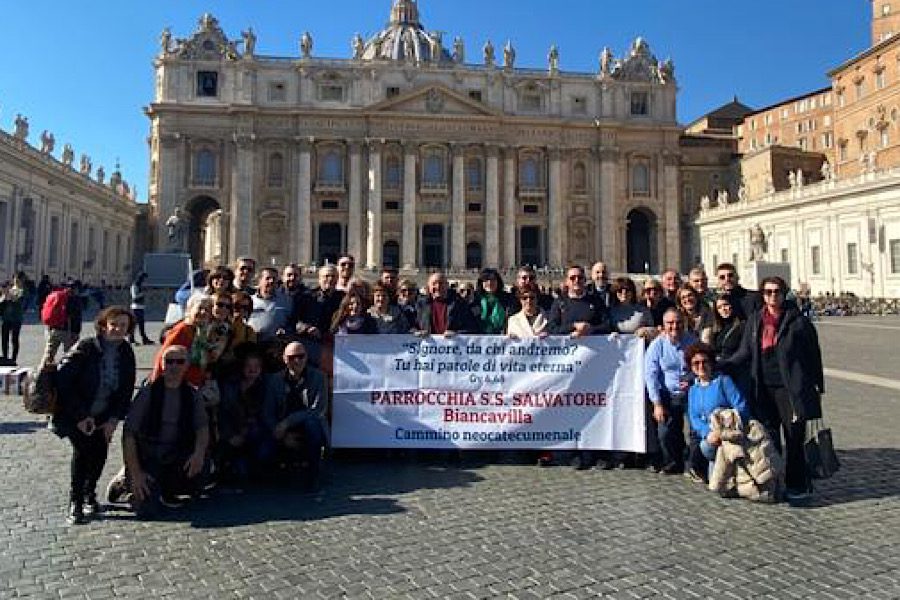 Roma. Neocatecumenali di Biancavilla salutati da Papa Francesco