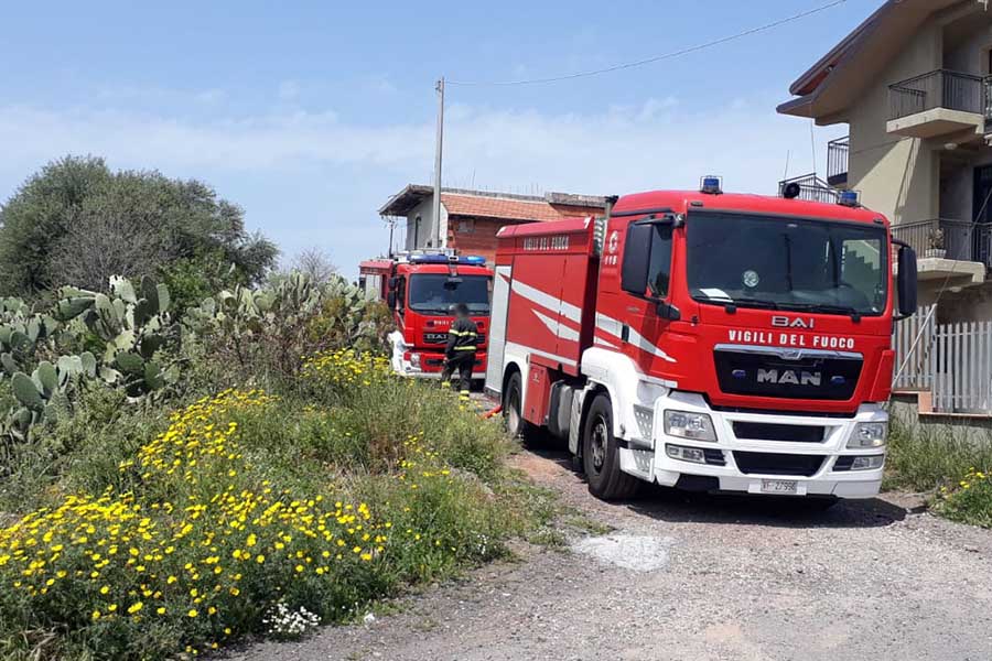 Paternò. Incendio in contrada in Pispisa, a sud del paese