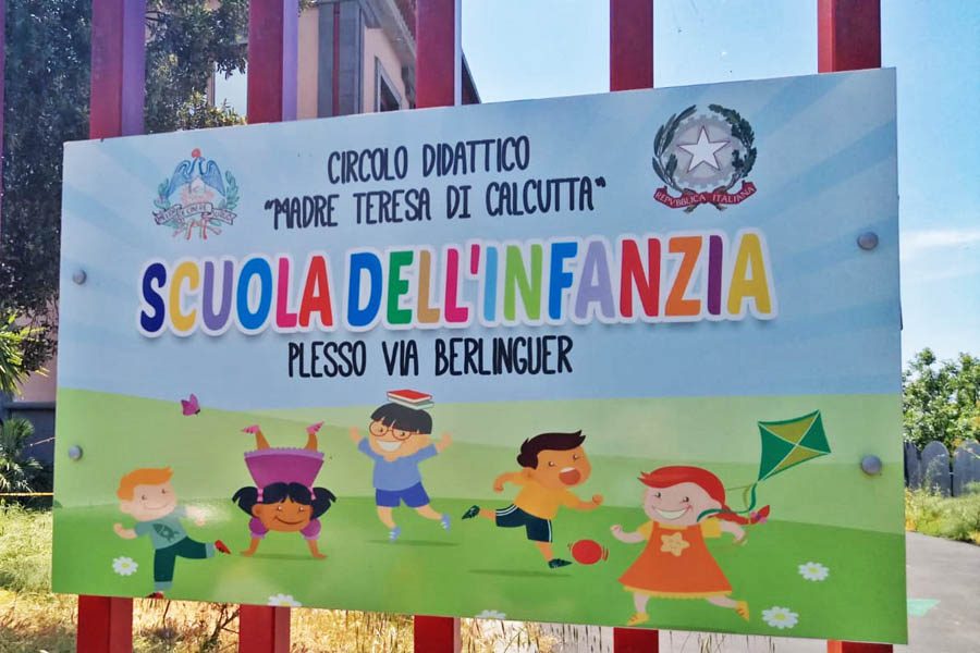 Belpasso. Materiale scolastico, gli “angeli” risolvono (o quasi) il caos