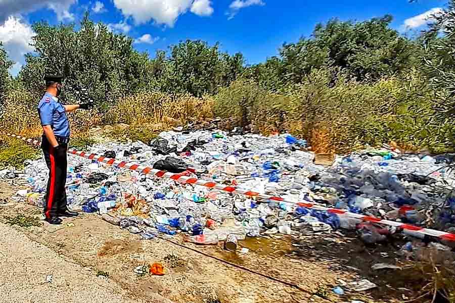 Biancavilla, due arresti per furto e illecito smaltimento rifiuti