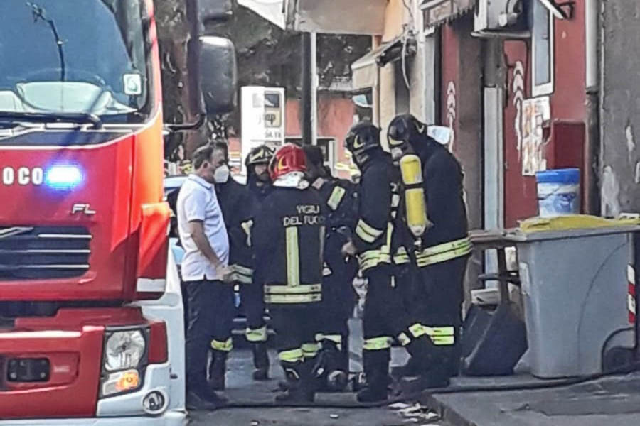 Paternò, incendio fra via Baratta e via Circumvallazione