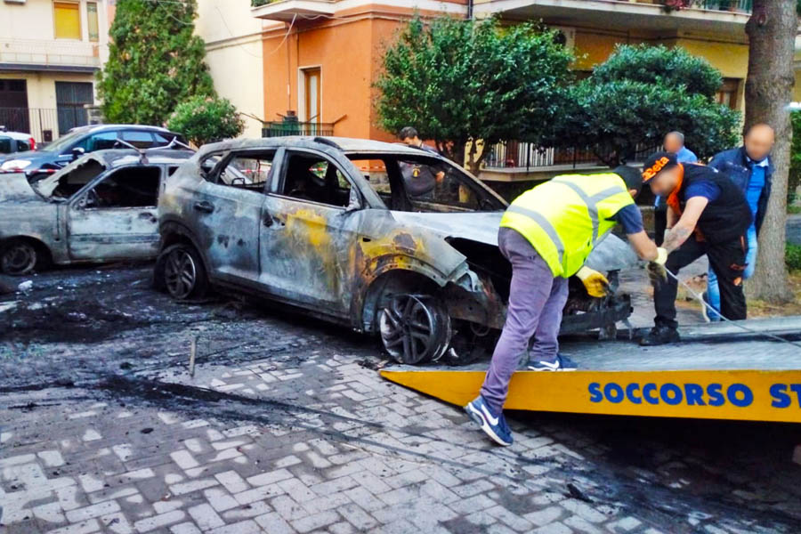 Adrano. Bruciata l’auto dell’ex sindaco e deputato Fabio Mancuso