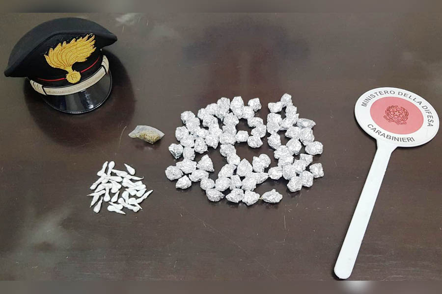 Paternò. Droga in auto, arrestati due spacciatori