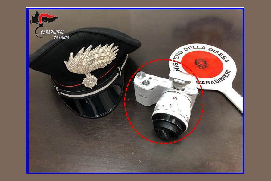 Paternò, ruba una macchina fotografica e scaraventa il proprietario dal balcone