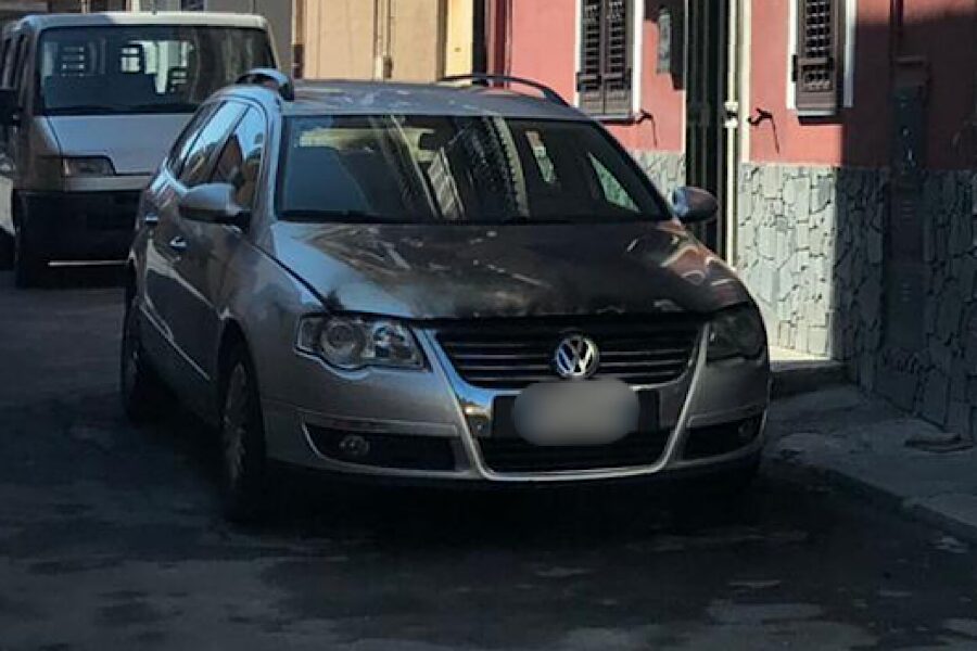 Biancavilla. Incendiata auto all’alba