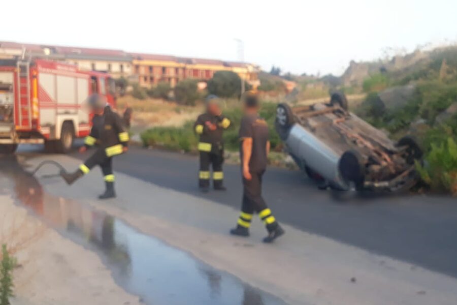 Paternò. Incidente autonomo in via Messina