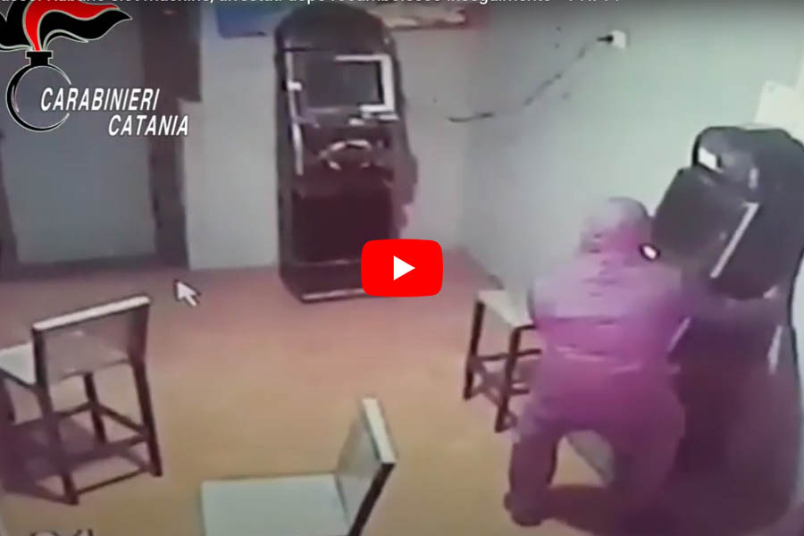 Belpasso. Rubano slot machine, arrestati dopo rocambolesco inseguimento (VIDEO FURTO)