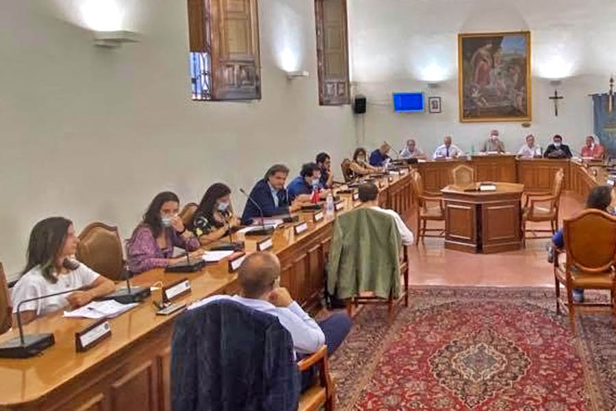 Paternò. M5S, sfiducia: «Città ostaggio dell’amministrazione»