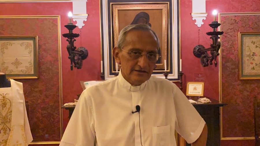 Biancavilla. Don Chávez con i giovani ai piedi dell’Elemosina