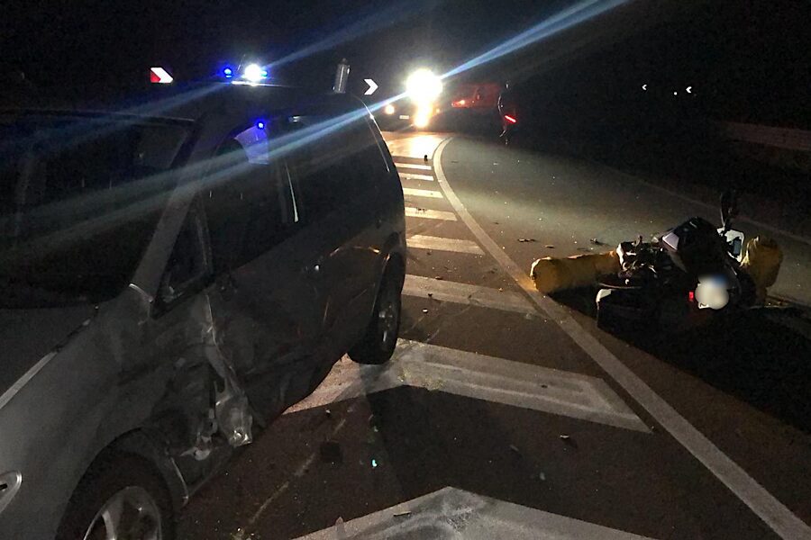 Ss284. Incidente auto-moto in zona Passo Zingaro