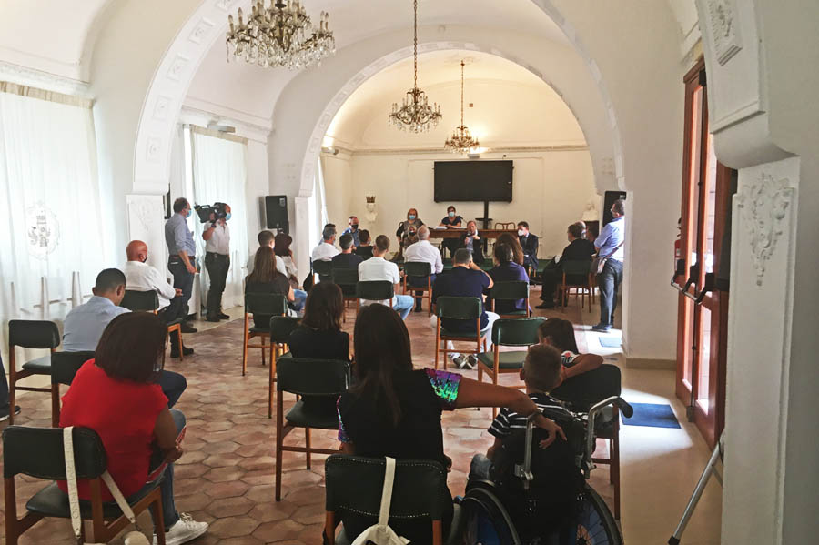 Paternò. Riunione sul ritorno in aula