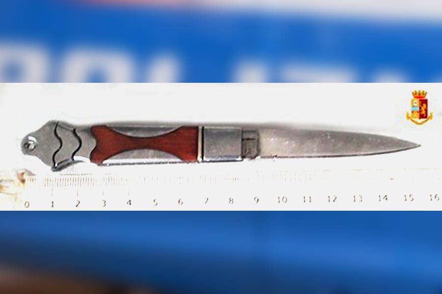 Adrano. Denunciato pregiudicato: aveva con sé un coltello a serramanico