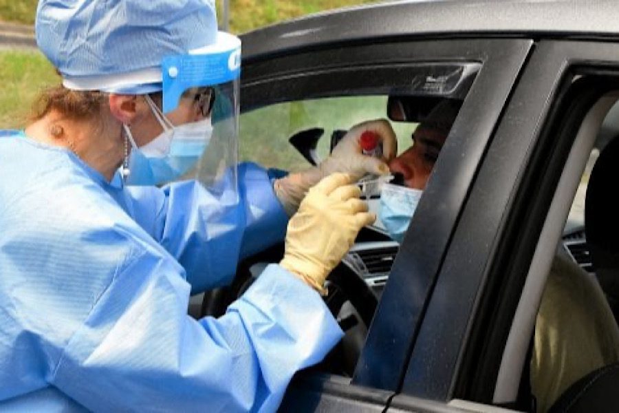 Adrano. Da domani tamponi per studenti, genitori e personale scolastico delle superiori