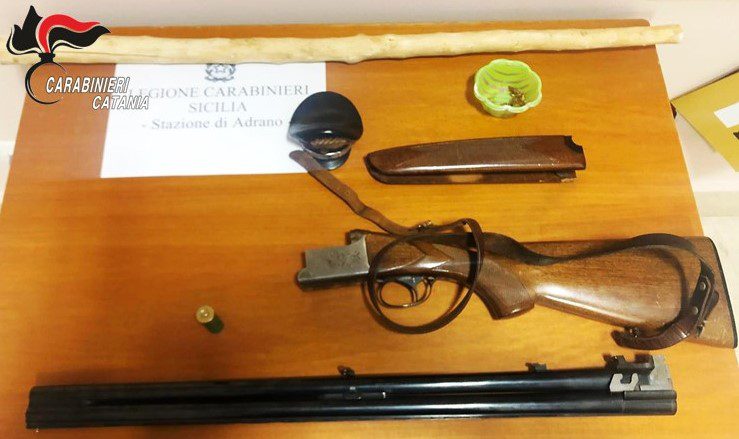 Adrano. Caporal Maggiore dell’esercito nascondeva un fucile in casa