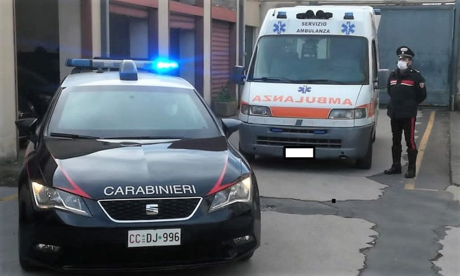 Paternò. Trasportavano malati senza abilitazione sanitaria, dentro una finta autoambulanza: 3 denunciati