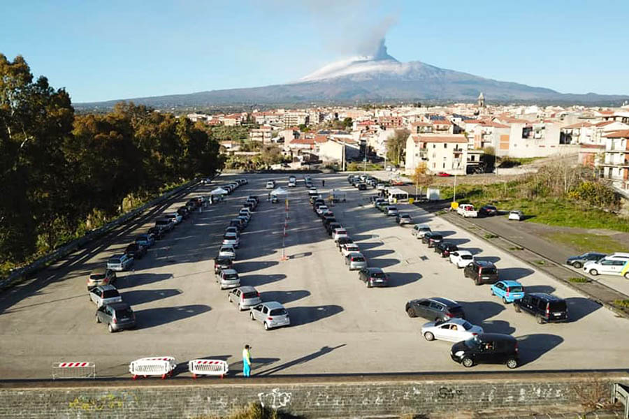 Belpasso. Covid, screening sugli studenti: 16 positivi su 600 tamponi