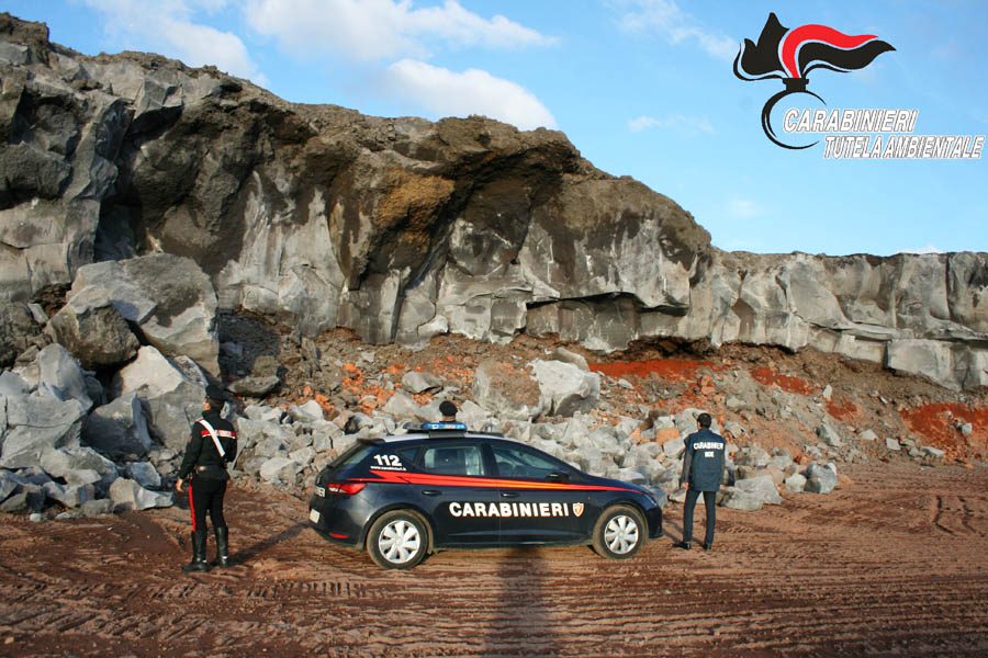 Belpasso. Sequestrata cava abusiva, denunciati due paternesi