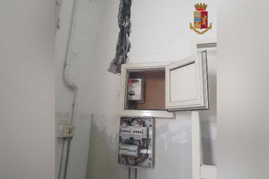 Adrano. Titolare di una vetreria arrestato per furto di energia elettrica