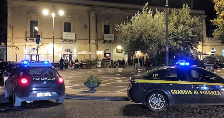 Paternò. Servizi anti-Covid nel weekend: denunce e sanzioni
