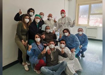 Santa Maria di Licodia. Nonnino centenario vaccinato contro il Covid-19