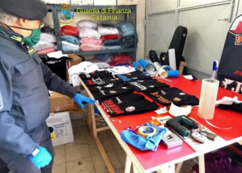 Belpasso. GdF sequestra “laboratorio del falso”