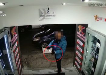 Paternò. La macchinetta non gli dà il gelato, lui per ritorsione brucia i distributori automatici