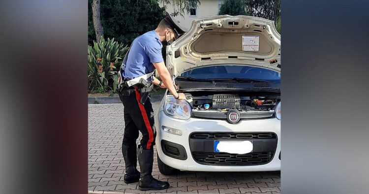 Palagonia. Arrestato 23enne paternese che aveva occultato droga nel vano motore
