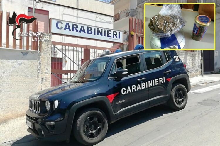 Santa Maria di Licodia. I Carabinieri controllano il contatore elettrico e trovano la droga